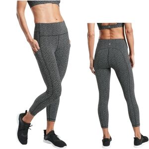 Athleta Ultimate Stash Textured 7/8 Gray Black Pockets High Rise Size M